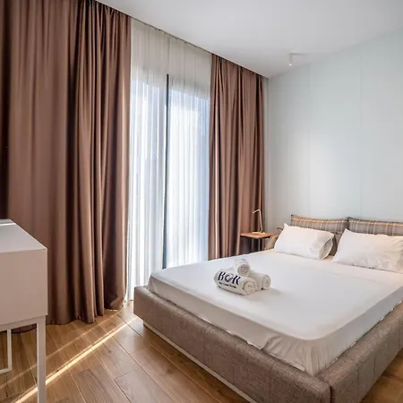 Charming And Beautifully Furnished With Direct Poolside Access Apartament Agios Nikolaos (Famagusta)