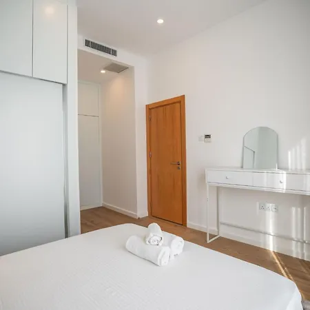 Charming And Beautifully Furnished With Direct Poolside Access Agios Nikolaos (Famagusta)
